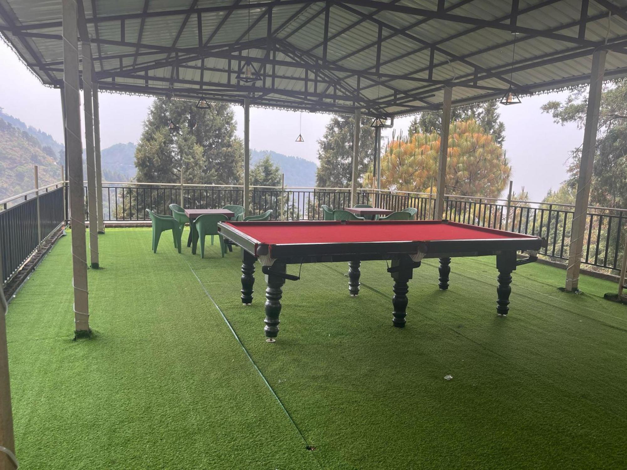 Royal Hill Inn Mussoorie Exterior foto