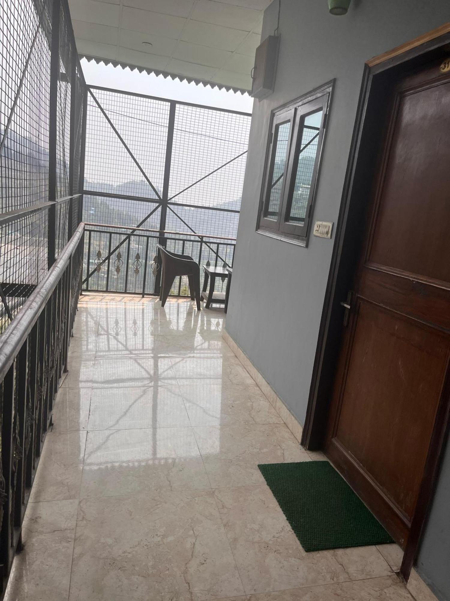 Royal Hill Inn Mussoorie Exterior foto