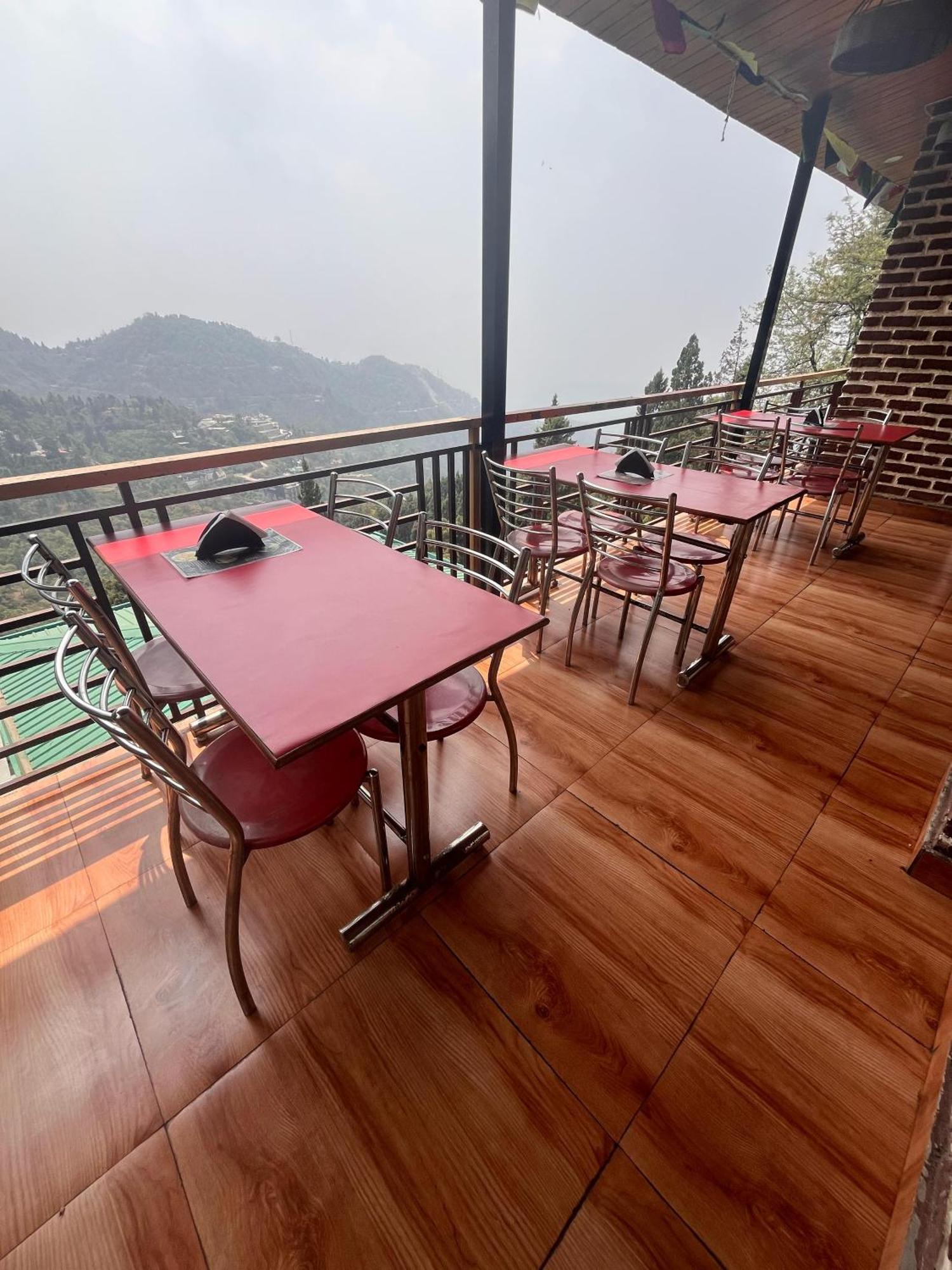Royal Hill Inn Mussoorie Exterior foto