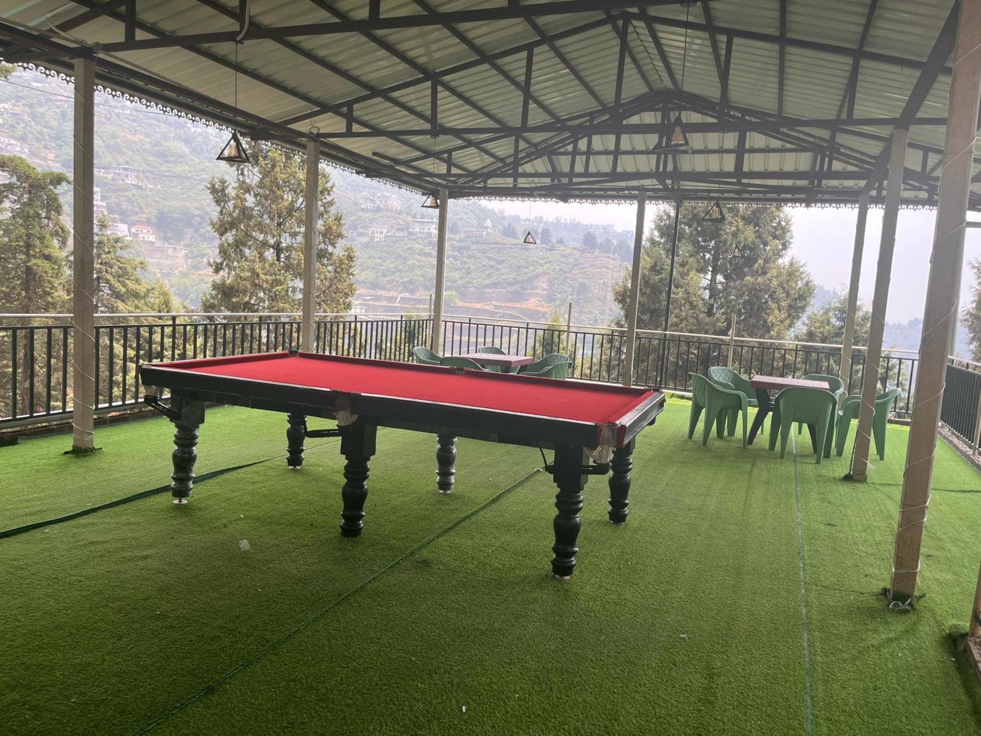 Royal Hill Inn Mussoorie Exterior foto