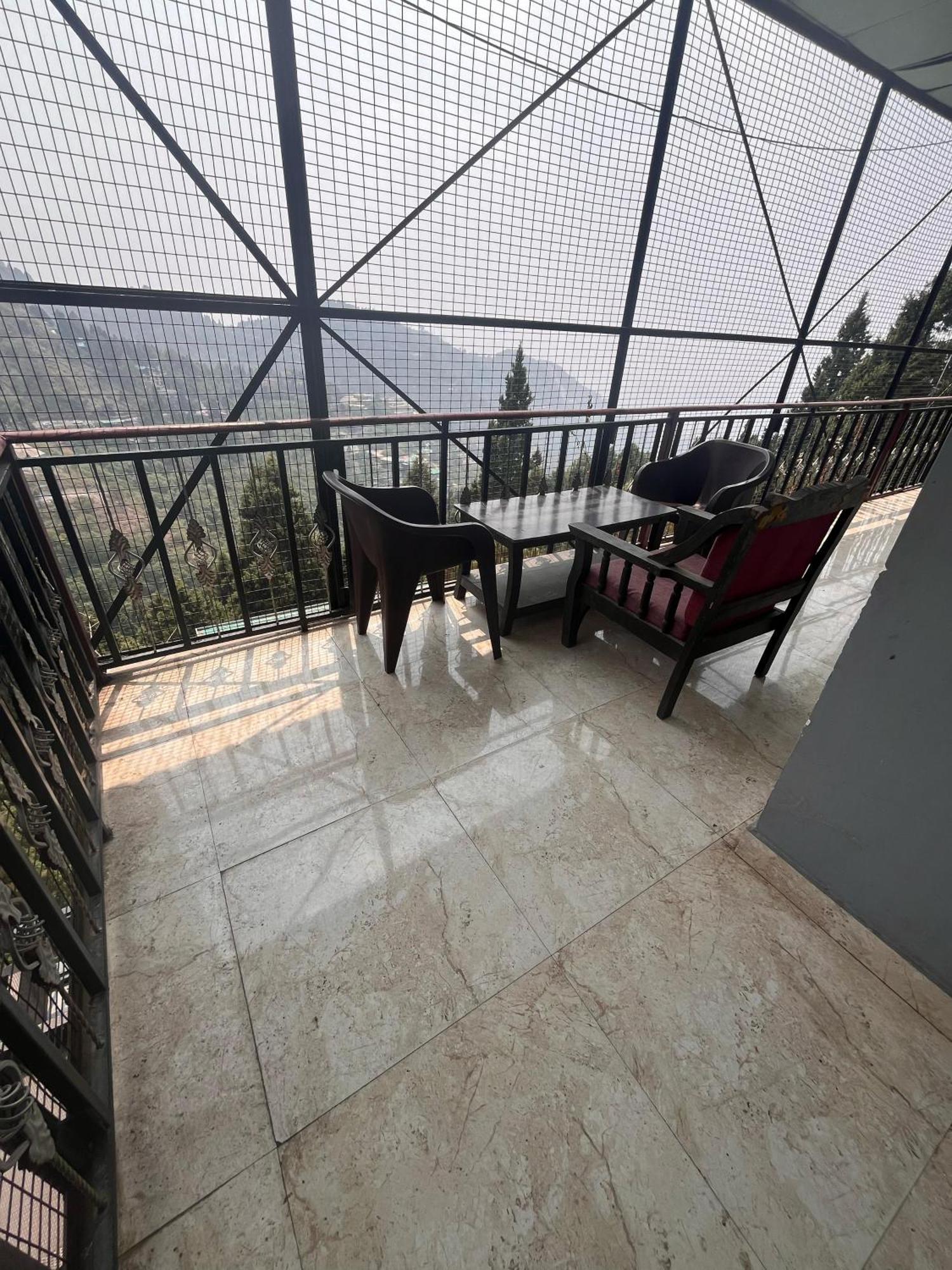 Royal Hill Inn Mussoorie Exterior foto